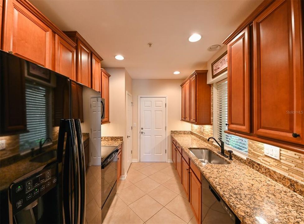 For Rent: $4,500 (3 beds, 2 baths, 1520 Square Feet)