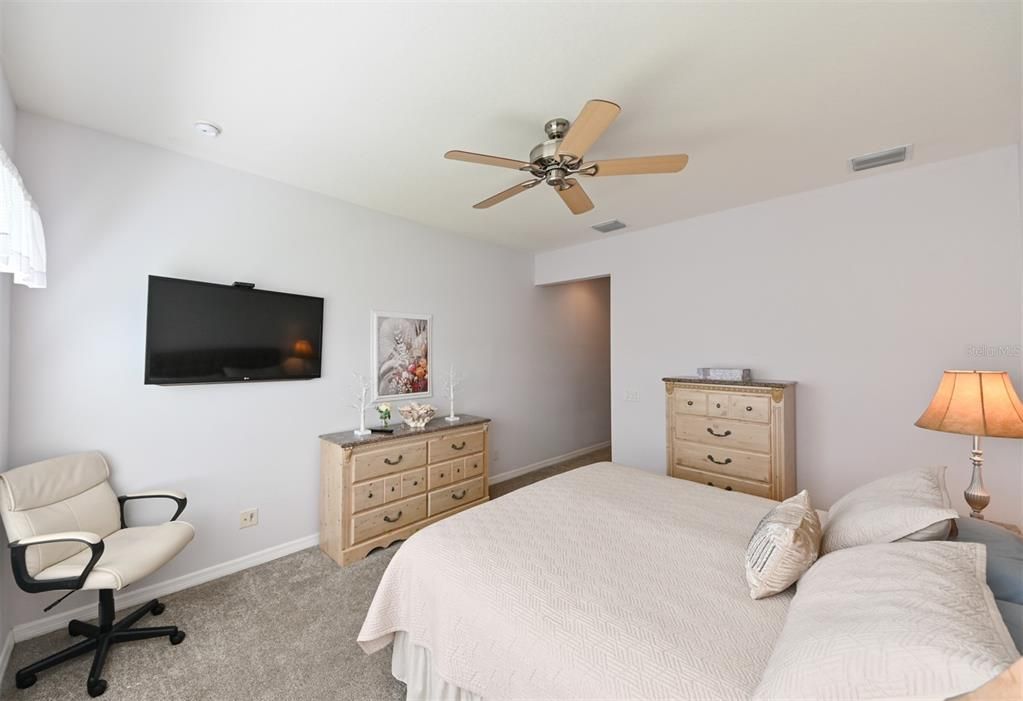 For Rent: $4,500 (3 beds, 2 baths, 1520 Square Feet)