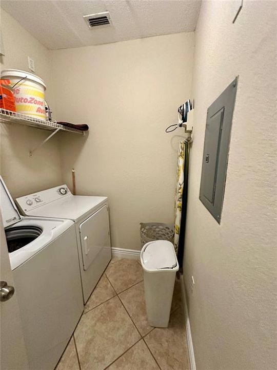 For Rent: $2,400 (2 beds, 2 baths, 1230 Square Feet)