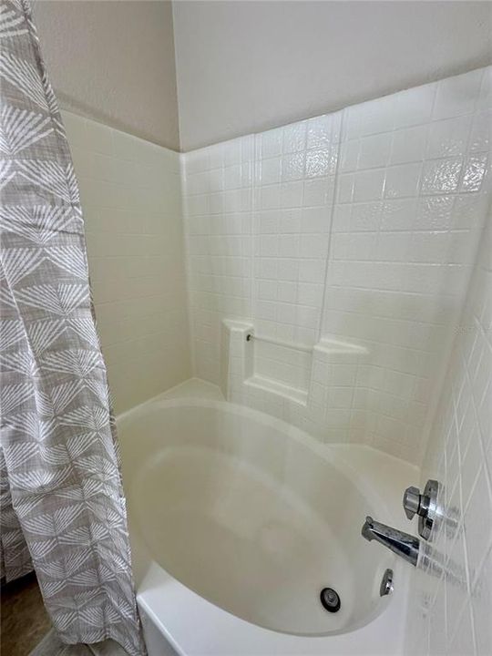 For Rent: $2,400 (2 beds, 2 baths, 1230 Square Feet)