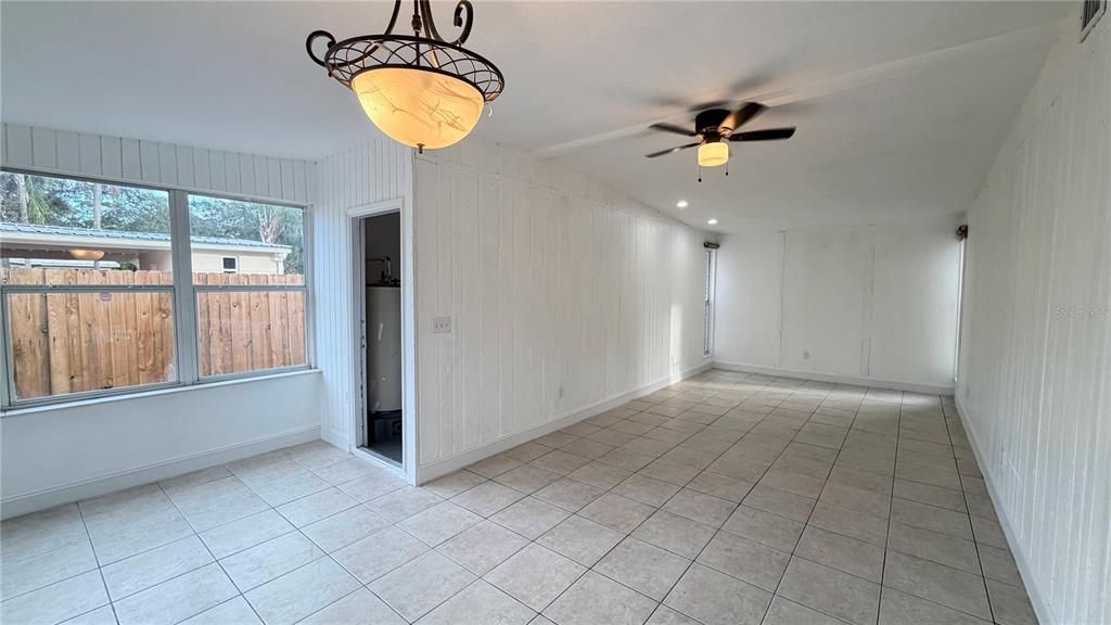 На продажу: $350,000 (3 спален, 2 ванн, 1694 Квадратных фут)