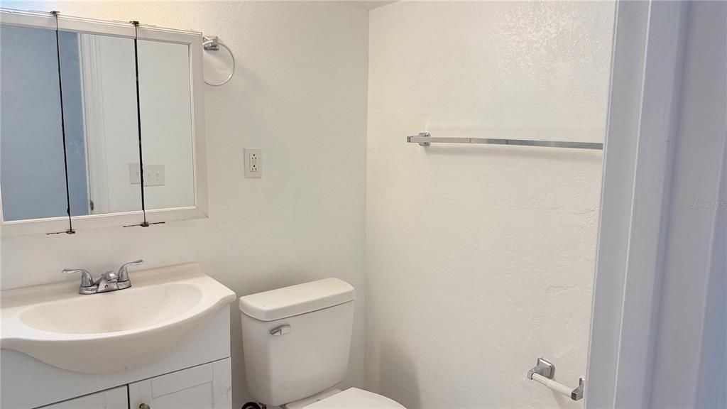 На продажу: $350,000 (3 спален, 2 ванн, 1694 Квадратных фут)