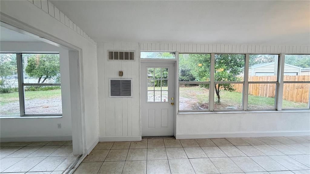 На продажу: $350,000 (3 спален, 2 ванн, 1694 Квадратных фут)