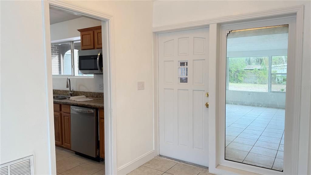 На продажу: $350,000 (3 спален, 2 ванн, 1694 Квадратных фут)