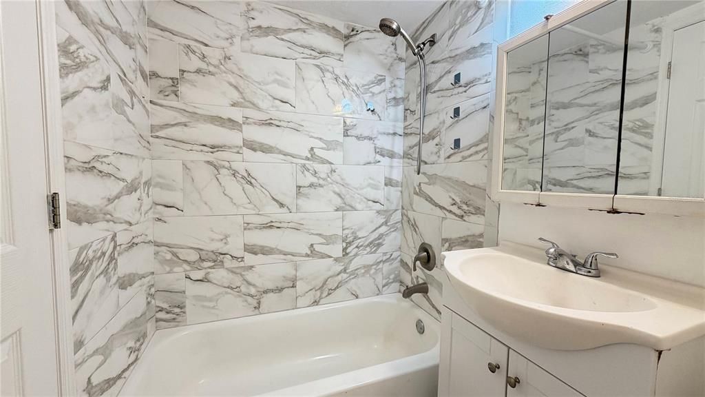 На продажу: $350,000 (3 спален, 2 ванн, 1694 Квадратных фут)