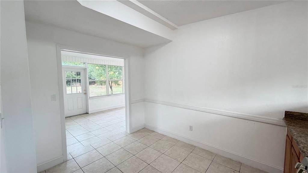 На продажу: $350,000 (3 спален, 2 ванн, 1694 Квадратных фут)