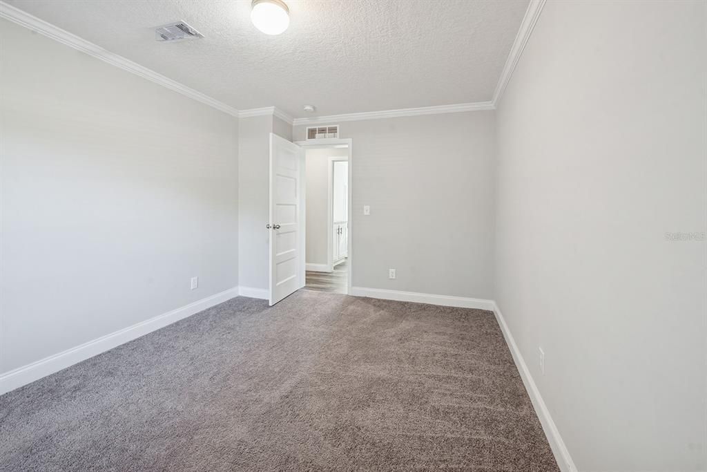 待售: $265,000 (3 贝兹, 2 浴室, 1950 平方英尺)