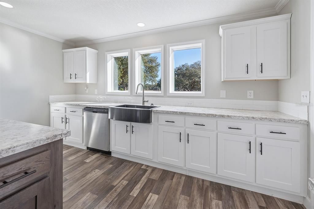 待售: $265,000 (3 贝兹, 2 浴室, 1950 平方英尺)