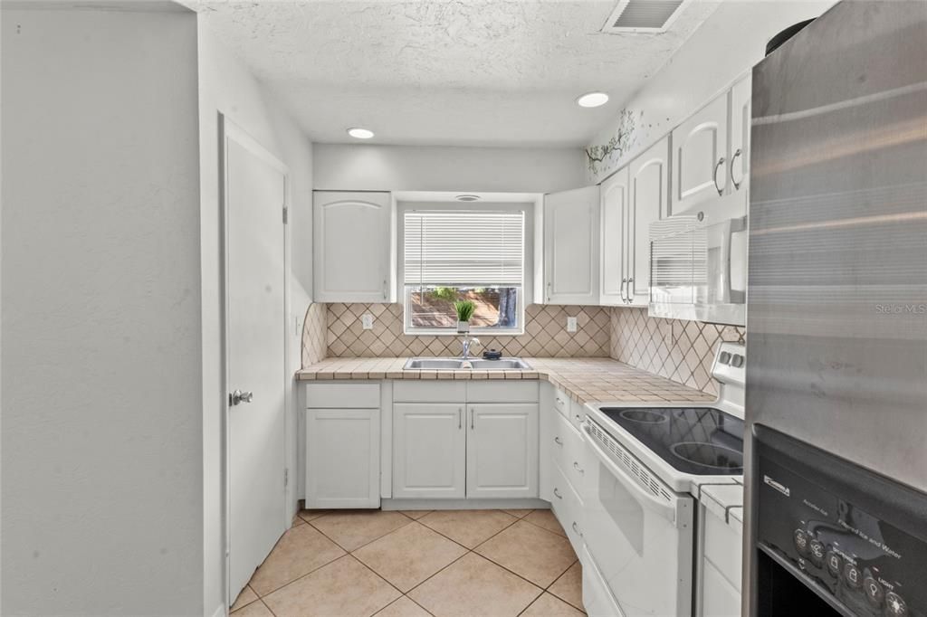 待售: $445,000 (3 贝兹, 2 浴室, 1420 平方英尺)