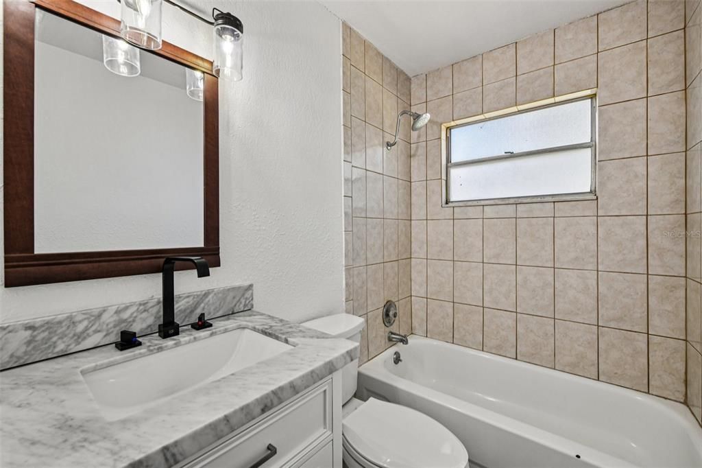 En Venta: $275,000 (3 camas, 2 baños, 1228 Pies cuadrados)