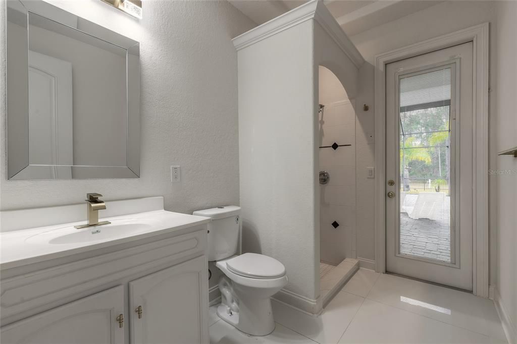 En Venta: $1,100,000 (5 camas, 4 baños, 3484 Pies cuadrados)