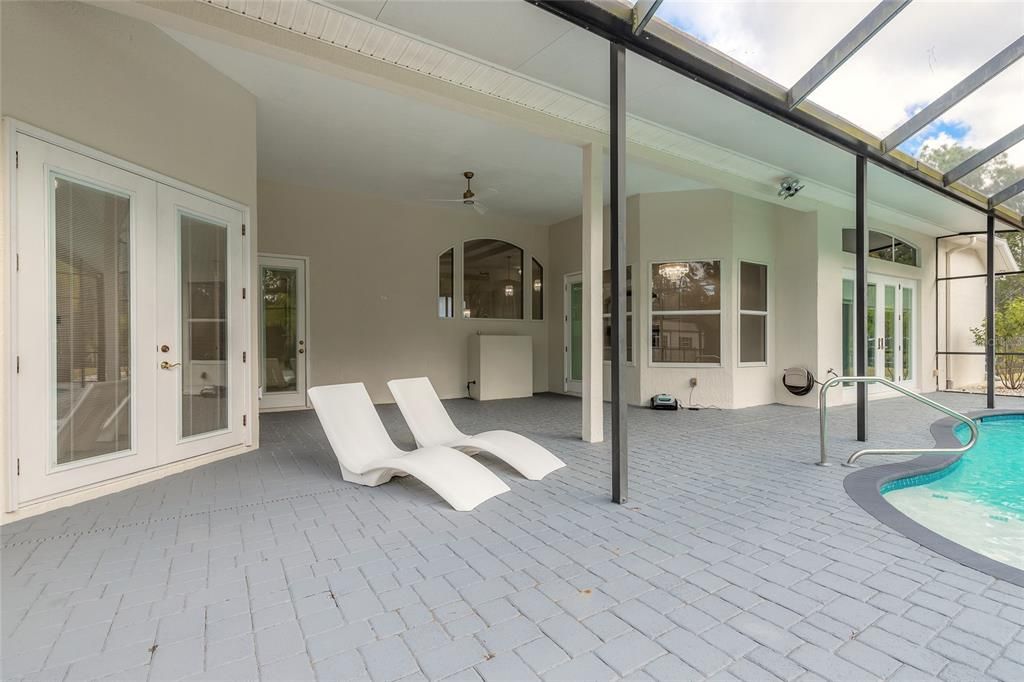 En Venta: $1,100,000 (5 camas, 4 baños, 3484 Pies cuadrados)