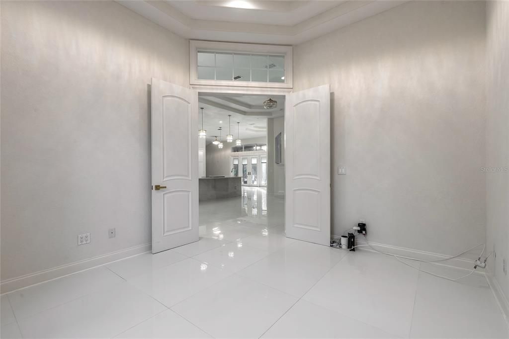 En Venta: $1,100,000 (5 camas, 4 baños, 3484 Pies cuadrados)