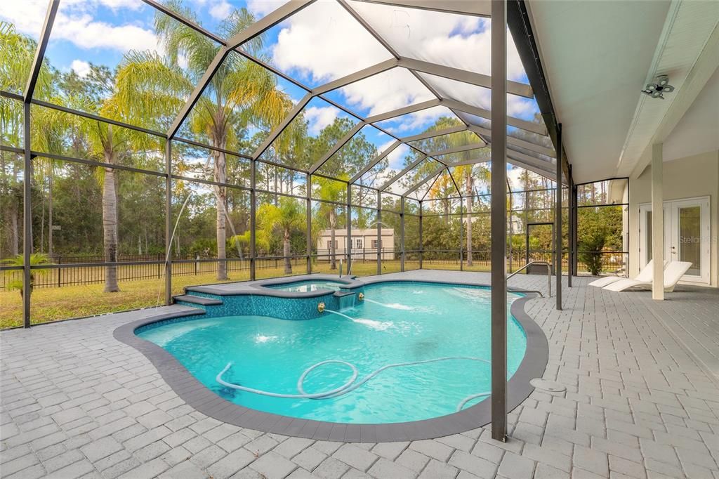 En Venta: $1,100,000 (5 camas, 4 baños, 3484 Pies cuadrados)