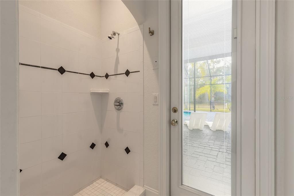 En Venta: $1,100,000 (5 camas, 4 baños, 3484 Pies cuadrados)