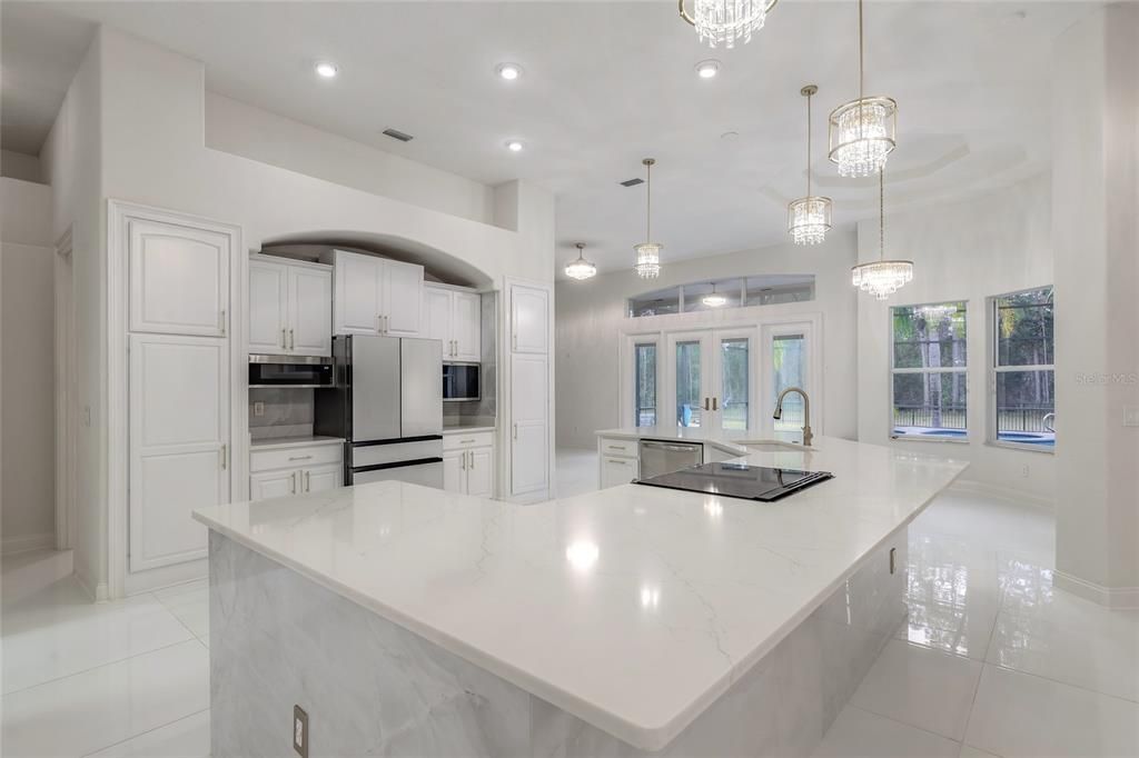 En Venta: $1,100,000 (5 camas, 4 baños, 3484 Pies cuadrados)