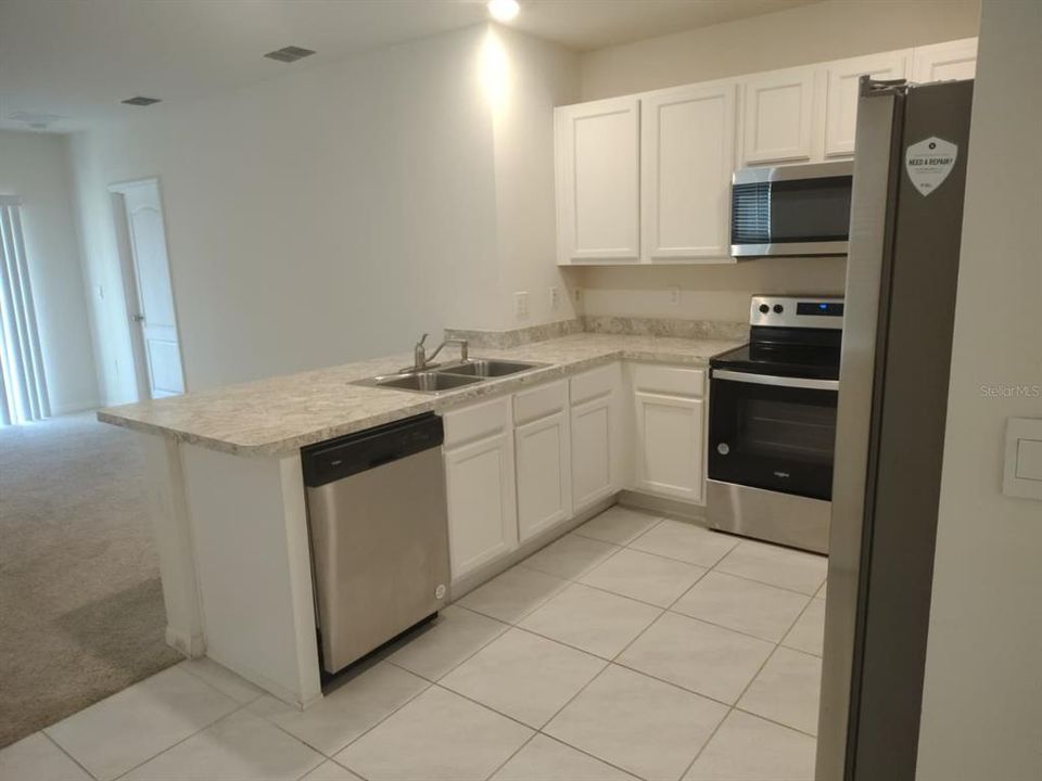 For Rent: $2,100 (3 beds, 2 baths, 1504 Square Feet)