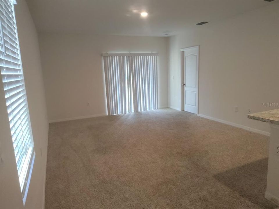 For Rent: $2,100 (3 beds, 2 baths, 1504 Square Feet)