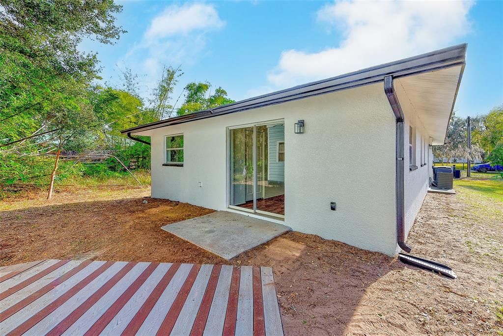 For Sale: $285,000 (3 beds, 2 baths, 981 Square Feet)