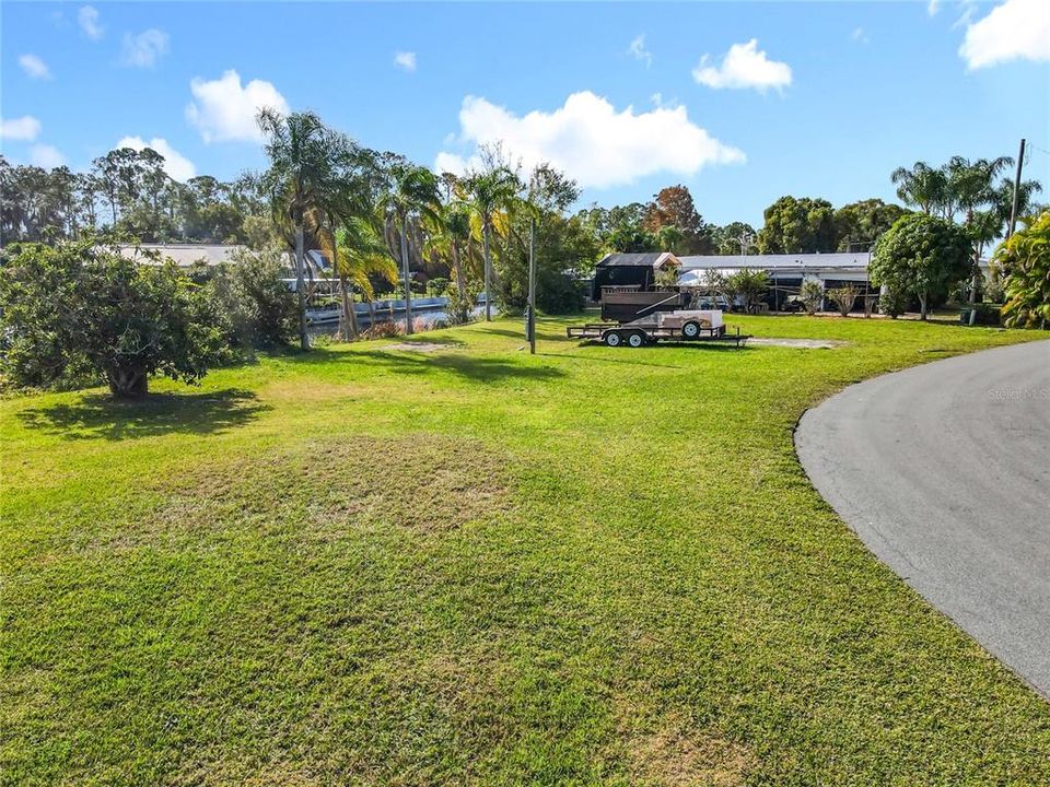 На продажу: $175,000 (0.16 acres)