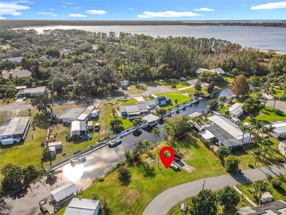 На продажу: $175,000 (0.16 acres)