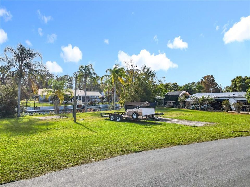 На продажу: $175,000 (0.16 acres)