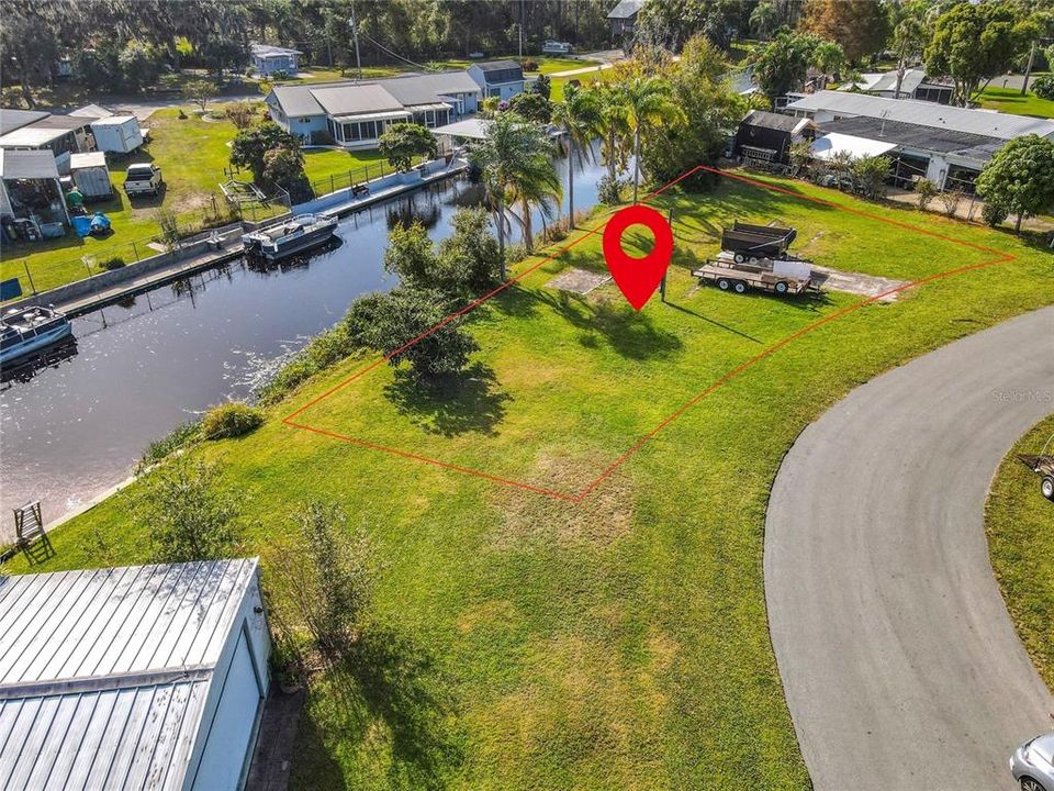 На продажу: $175,000 (0.16 acres)