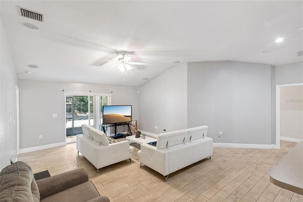 En Venta: $290,000 (3 camas, 2 baños, 1504 Pies cuadrados)