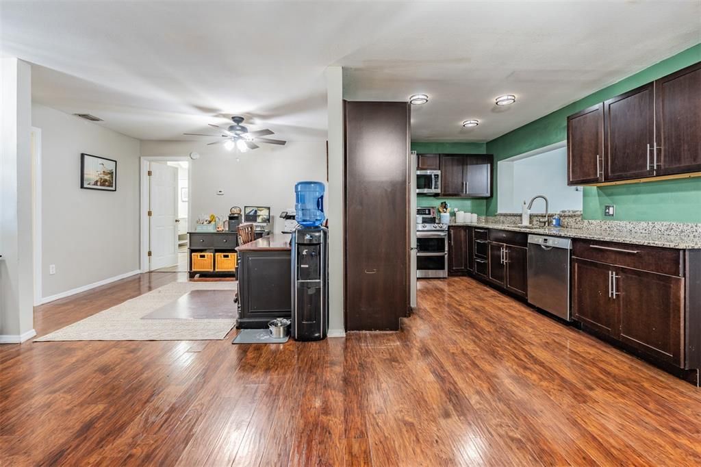 For Sale: $480,000 (4 beds, 2 baths, 1524 Square Feet)