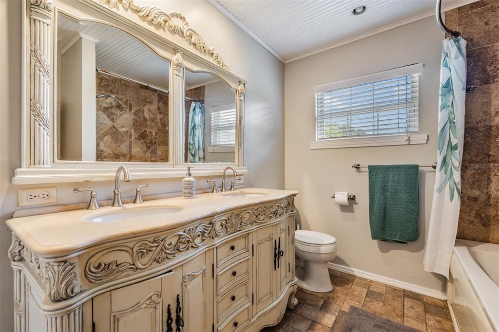 For Sale: $480,000 (4 beds, 2 baths, 1524 Square Feet)