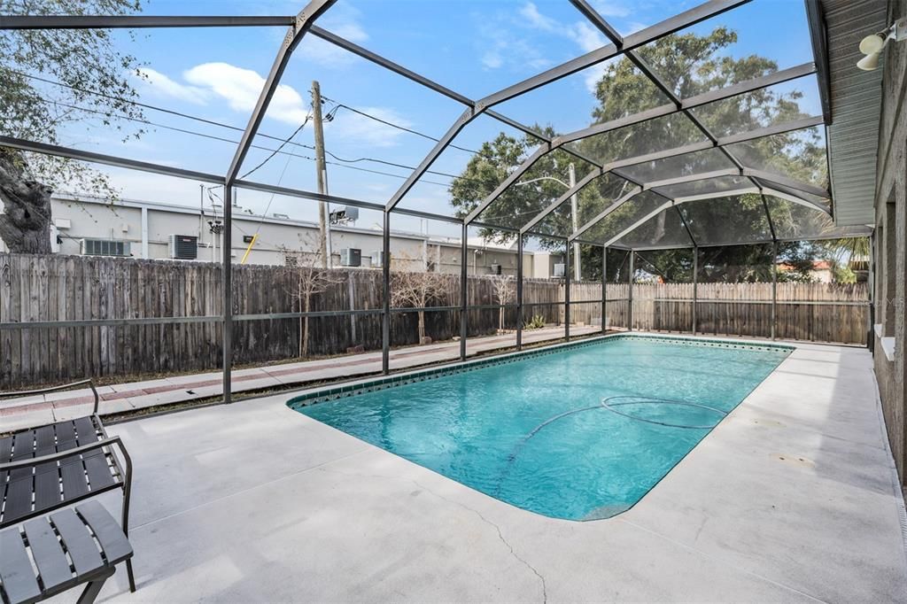 For Sale: $480,000 (4 beds, 2 baths, 1524 Square Feet)