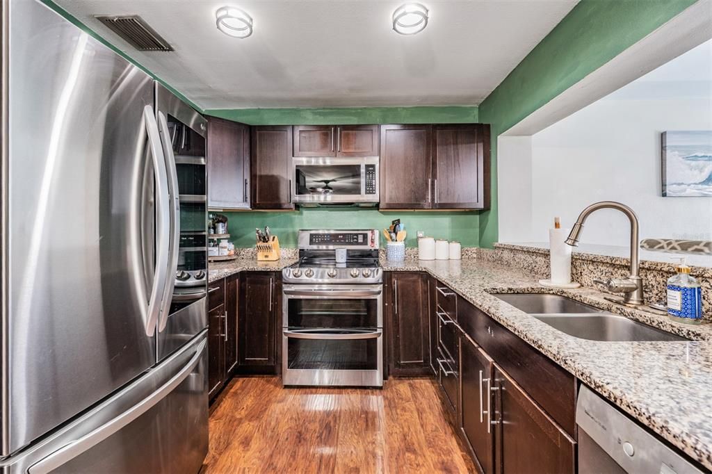 For Sale: $480,000 (4 beds, 2 baths, 1524 Square Feet)