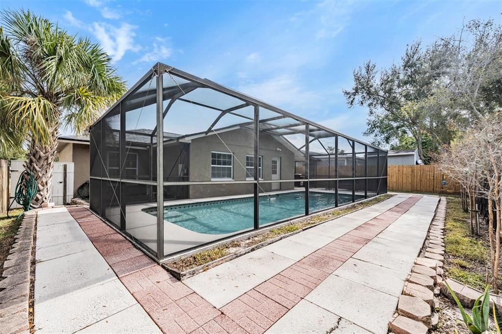 For Sale: $480,000 (4 beds, 2 baths, 1524 Square Feet)