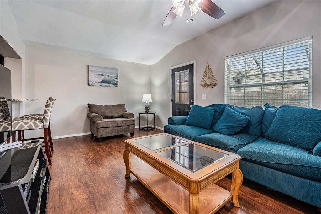 For Sale: $480,000 (4 beds, 2 baths, 1524 Square Feet)