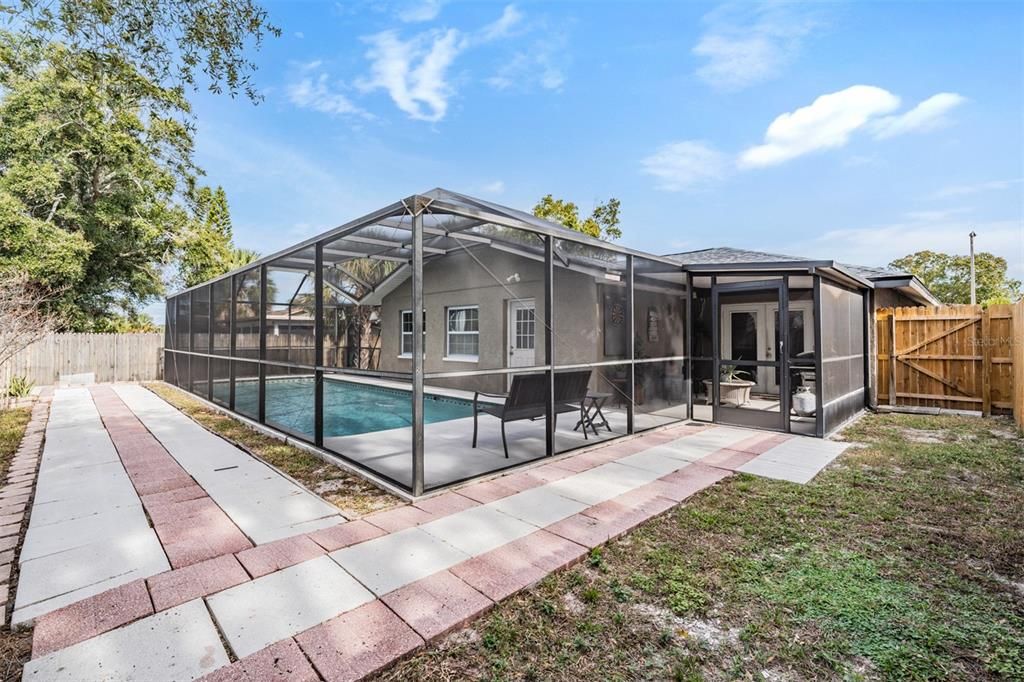 For Sale: $480,000 (4 beds, 2 baths, 1524 Square Feet)