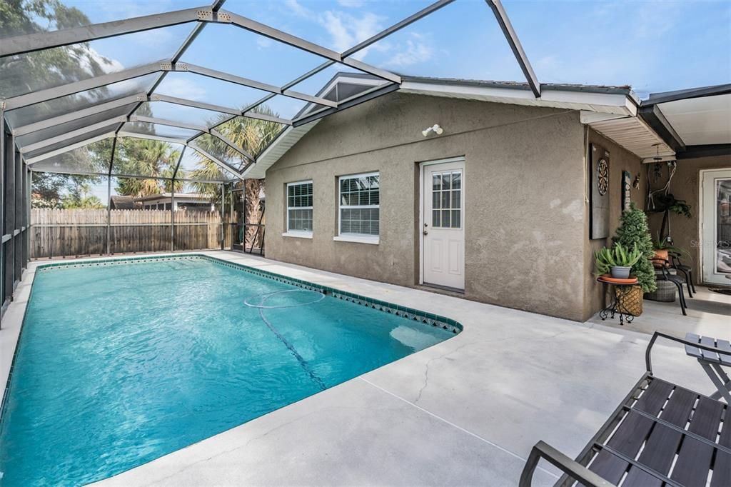 For Sale: $480,000 (4 beds, 2 baths, 1524 Square Feet)