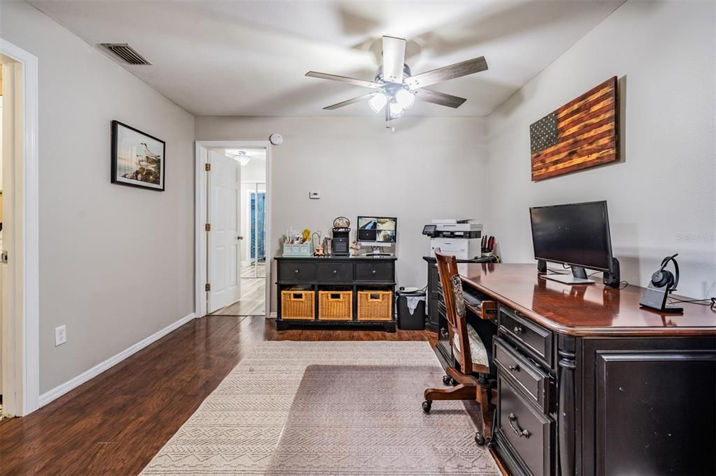 For Sale: $480,000 (4 beds, 2 baths, 1524 Square Feet)