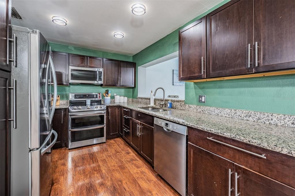 For Sale: $480,000 (4 beds, 2 baths, 1524 Square Feet)