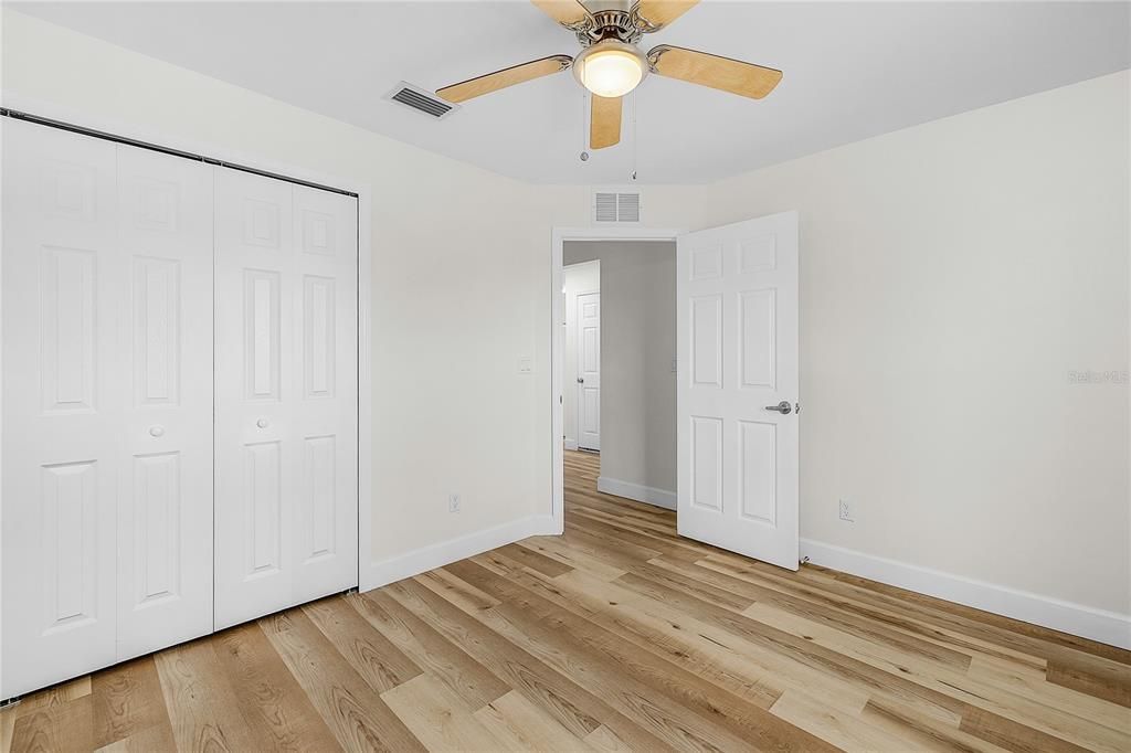 На продажу: $649,900 (6 спален, 4 ванн, 2500 Квадратных фут)