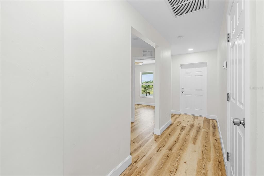 На продажу: $649,900 (6 спален, 4 ванн, 2500 Квадратных фут)