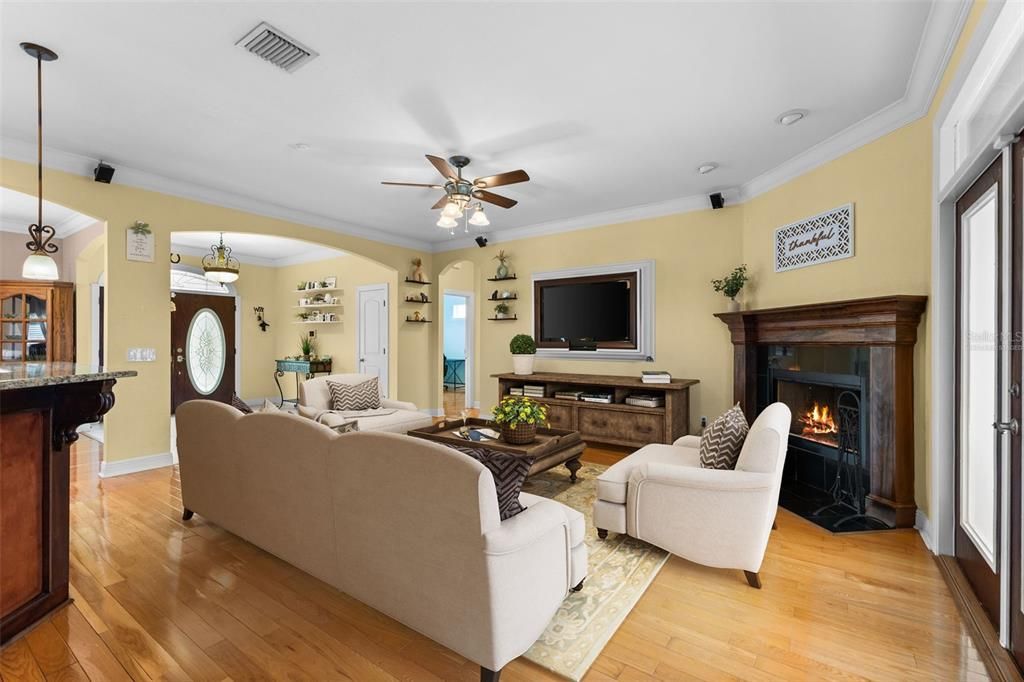 На продажу: $1,400,000 (5 спален, 3 ванн, 3836 Квадратных фут)