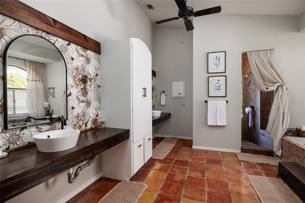 For Sale: $674,900 (3 beds, 2 baths, 3023 Square Feet)