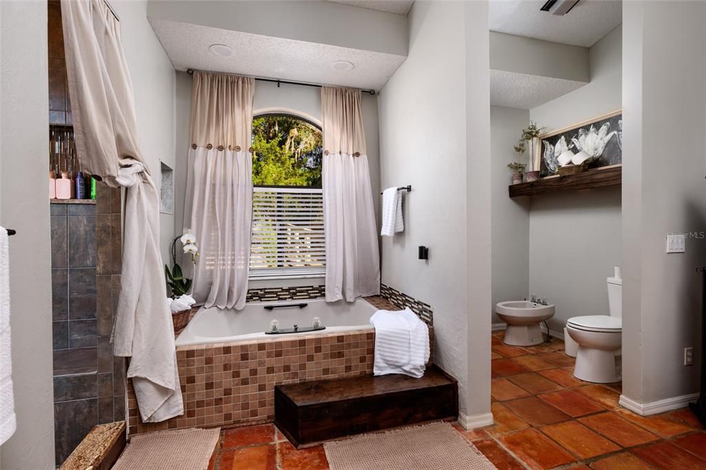 For Sale: $674,900 (3 beds, 2 baths, 3023 Square Feet)