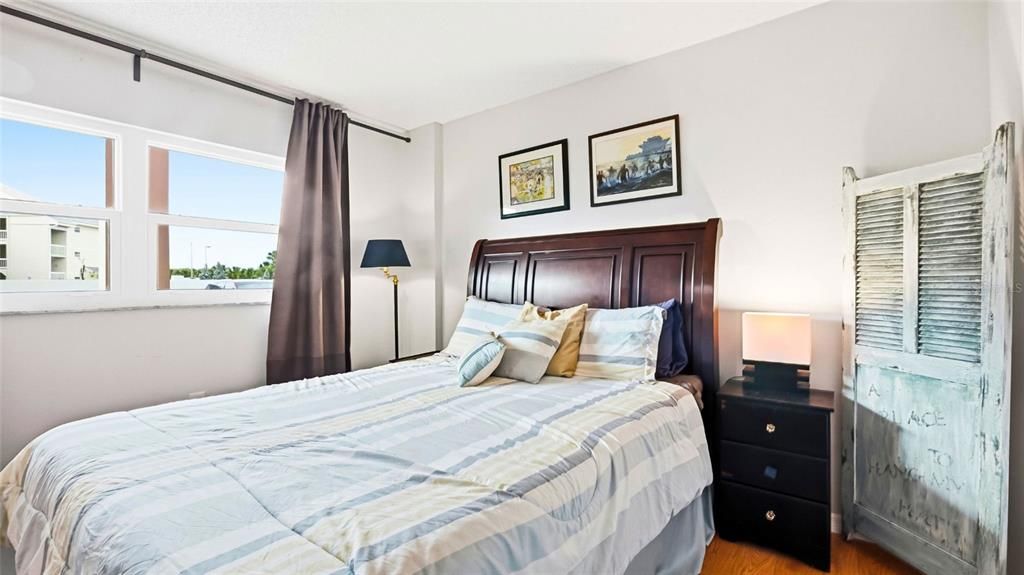 For Sale: $141,568 (2 beds, 2 baths, 1050 Square Feet)