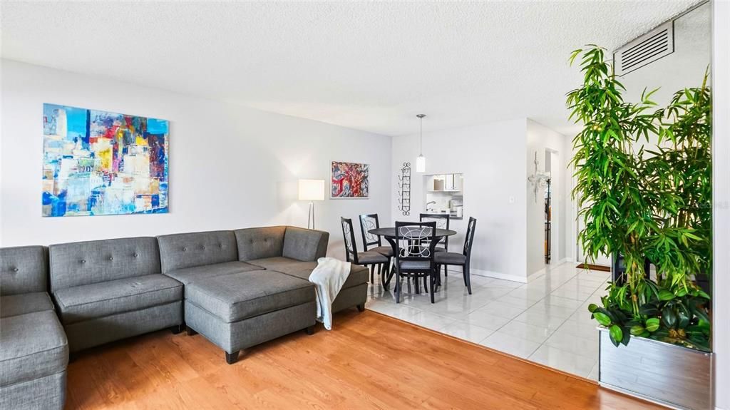 For Sale: $141,568 (2 beds, 2 baths, 1050 Square Feet)