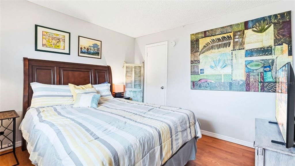 For Sale: $141,568 (2 beds, 2 baths, 1050 Square Feet)