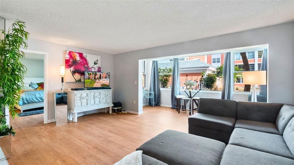 For Sale: $141,568 (2 beds, 2 baths, 1050 Square Feet)