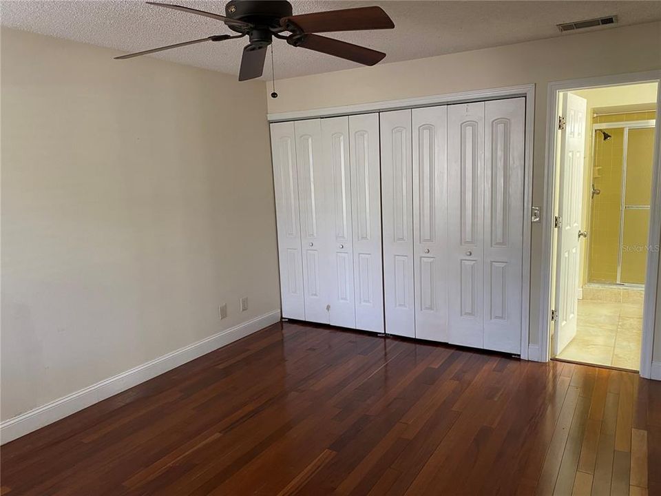 For Sale: $315,000 (2 beds, 2 baths, 1289 Square Feet)