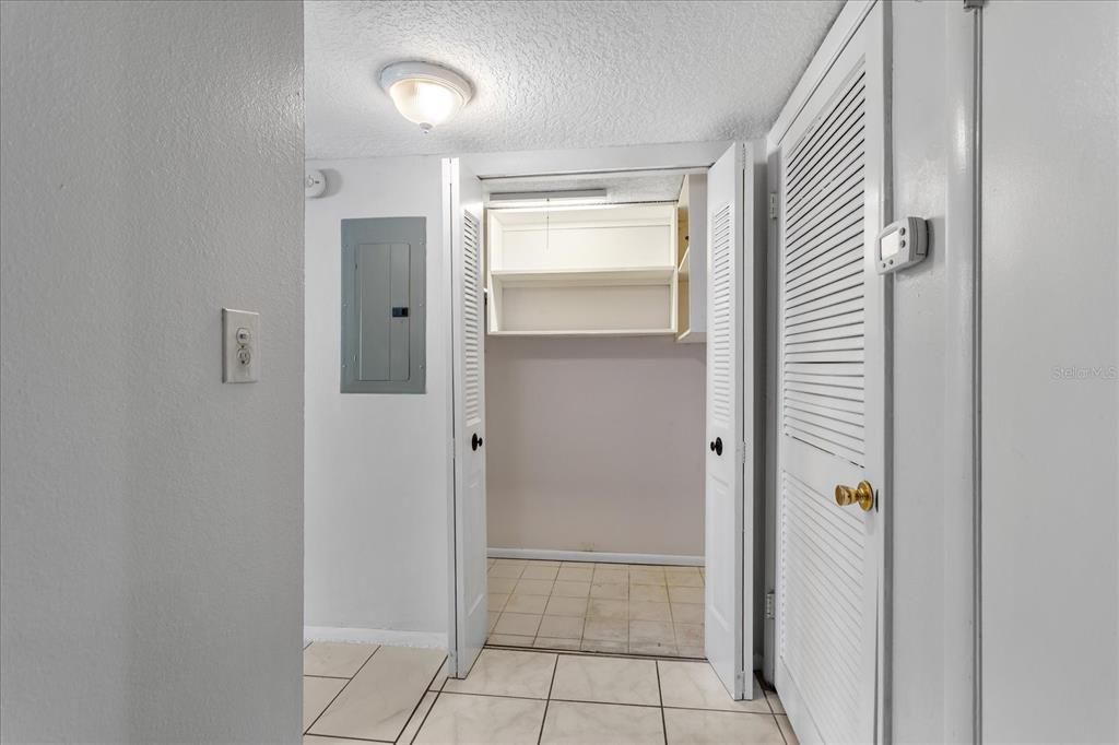 For Sale: $165,000 (2 beds, 2 baths, 1000 Square Feet)