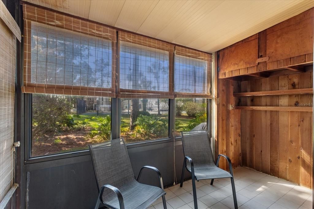 For Sale: $165,000 (2 beds, 2 baths, 1000 Square Feet)